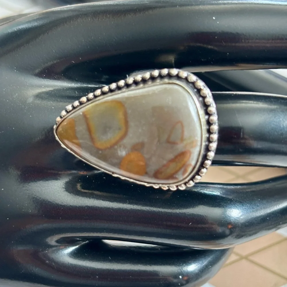 Elegant Silver and Jasper Teardrop vintage Ring with Beaded Border